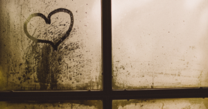 Cover image for كيف أستطيع أن أحب شخصًا تسبب في أذيّتي؟